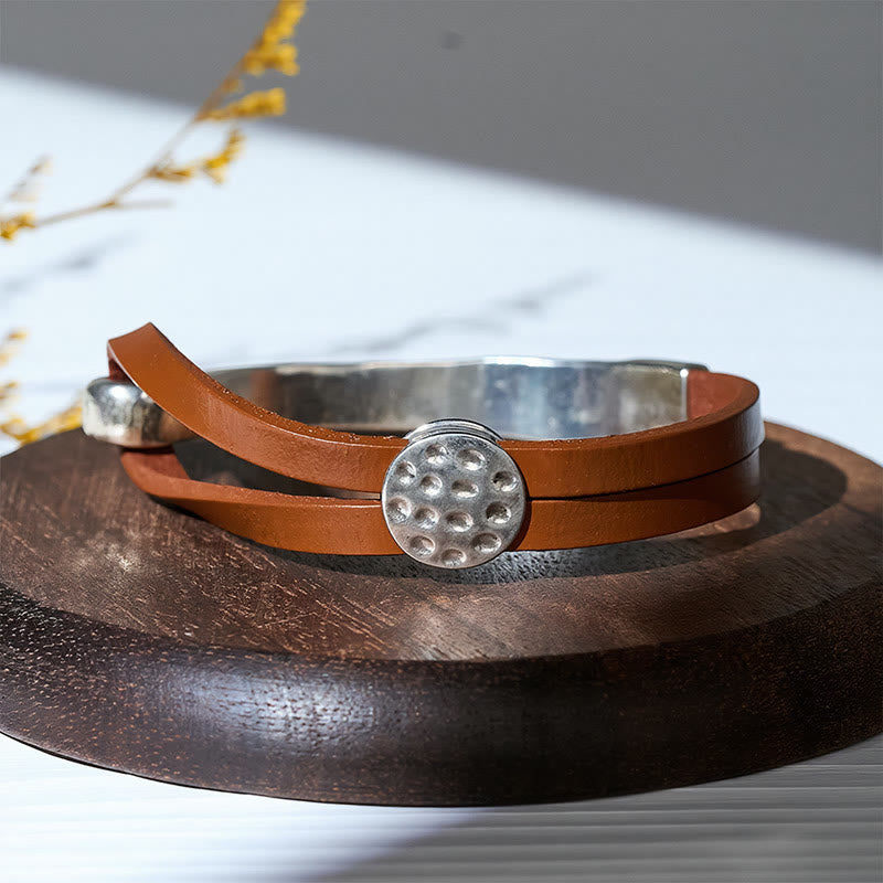 Bracciale da uomo moderno e minimalista in metallo e pelle. - Marrone - image 4