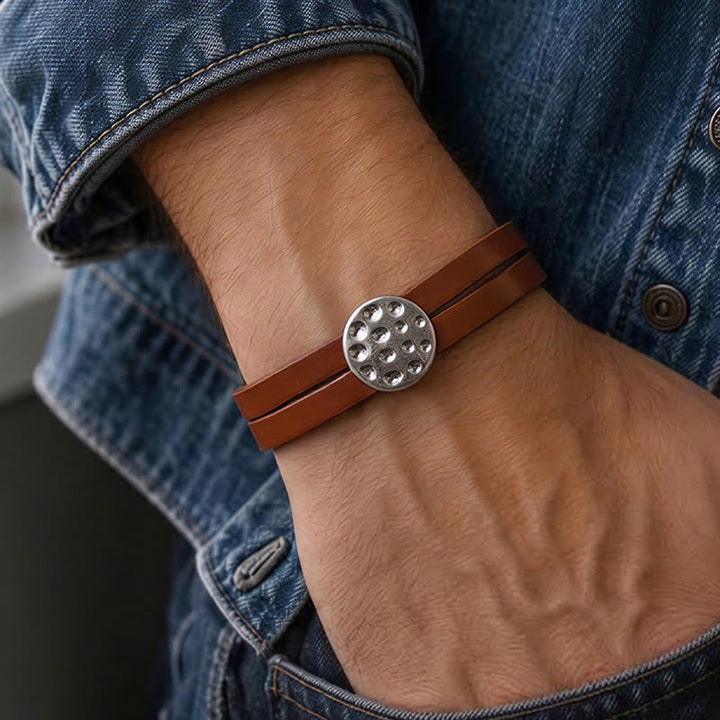 Bracciale da uomo moderno e minimalista in metallo e pelle. - image 1