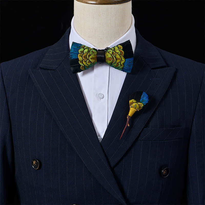 Papillon blu e nero con piuma di pavone e spilla da bavero. - image 1