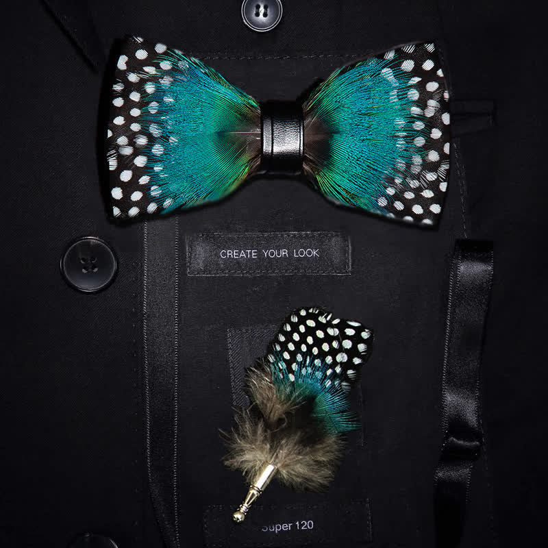 Papillon con piume a pois ciano e bianco con spilla da bavero - Ciano e bianco - image 0