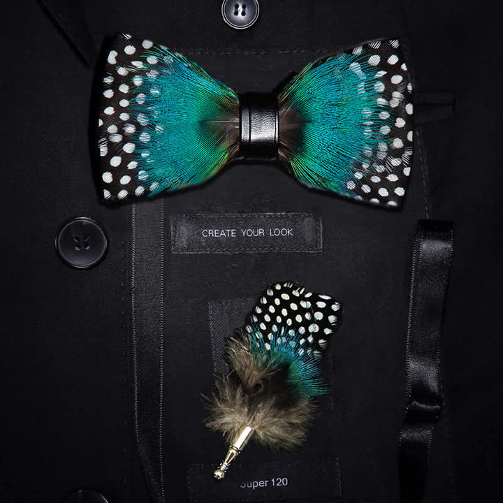 Papillon con piume a pois ciano e bianco con spilla da bavero - Ciano e bianco - image 0