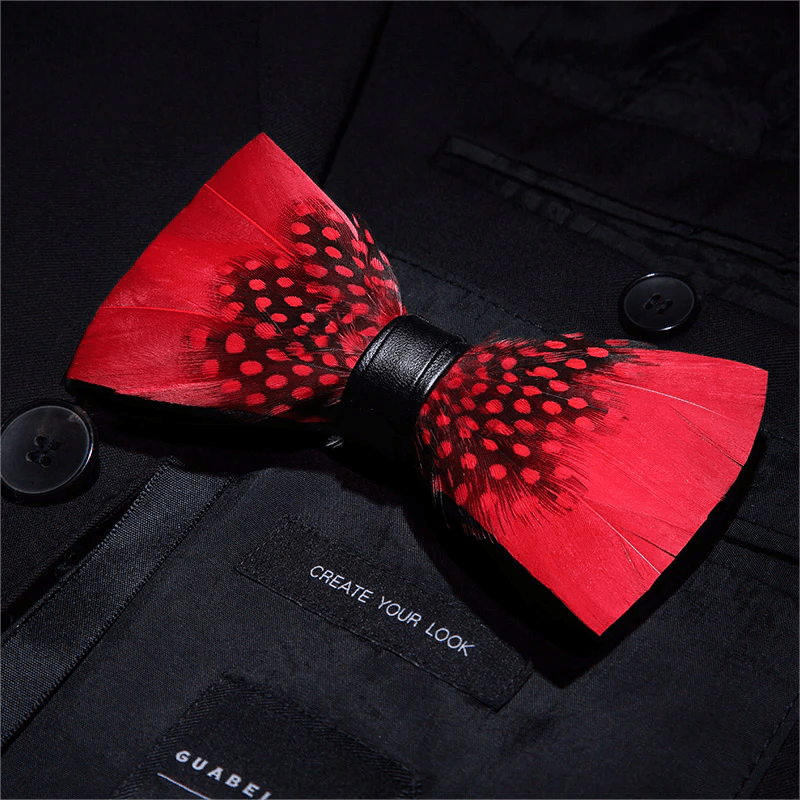 Papillon con piume di fringuello rosso e nero per bambini con spilla da bavero - image 1