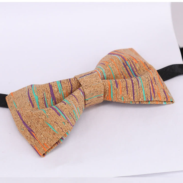 Papillon in legno con linee grafiche in sughero da uomo - image 2