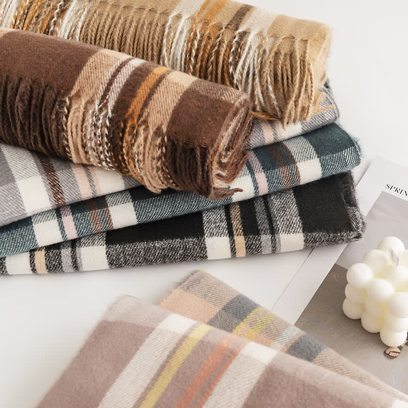 Sciarpa con frange a quadri britannici versatile da donna - image 4