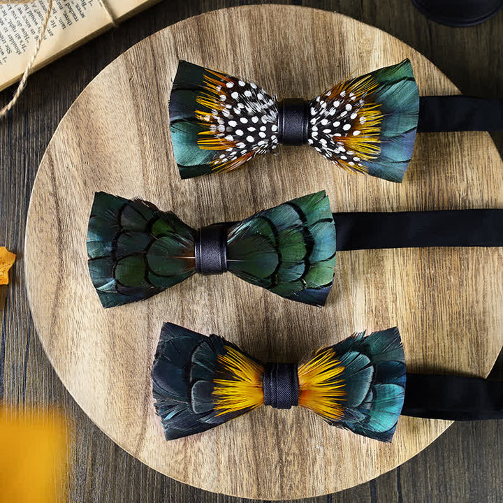 Collezione di papillon con piume classiche verdi - image 0