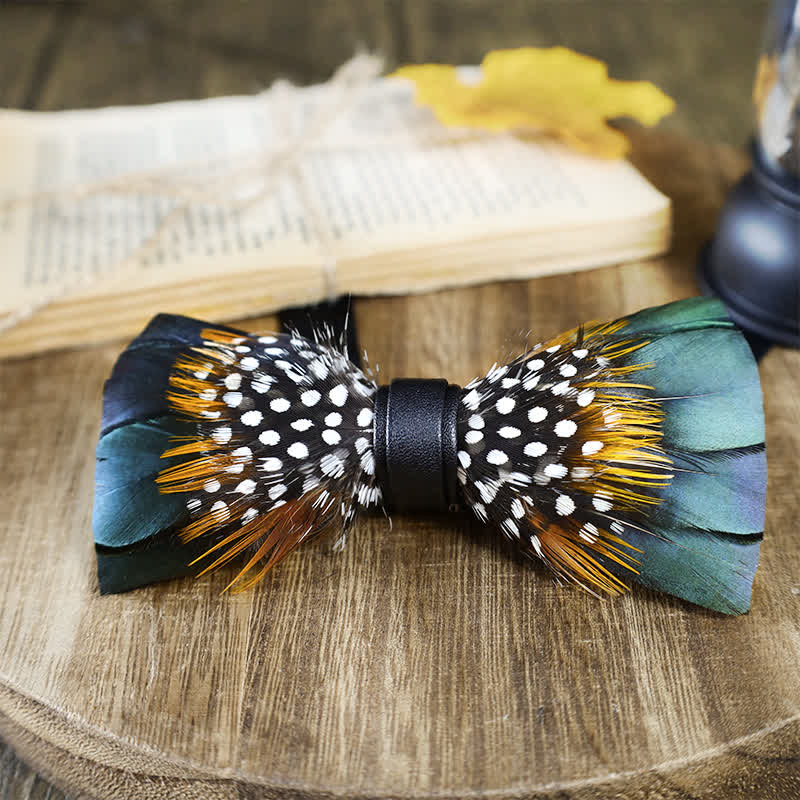 Collezione di papillon con piume classiche verdi - image 6