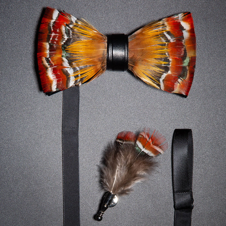 Papillon con piume arancioni e gialle Vitality con spilla da bavero - Arancione e giallo - image 0