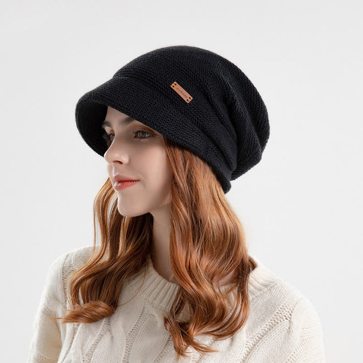 Cappello da donna lavorato a maglia con tesa larga e toppa a forma di lettera - image 3
