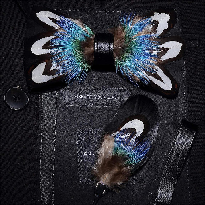 Papillon blu e nero con piume di pavone nobili e spilla da bavero - Blu e nero - image 0