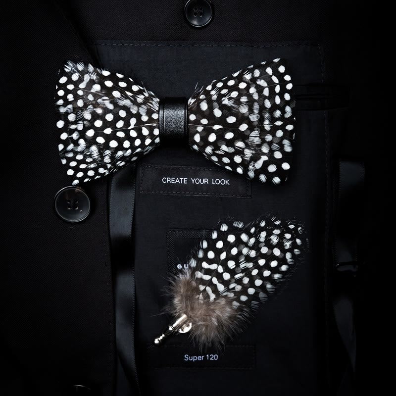 Papillon con piume a pois bianchi e neri con spilla da bavero - Bianco e nero - image 0