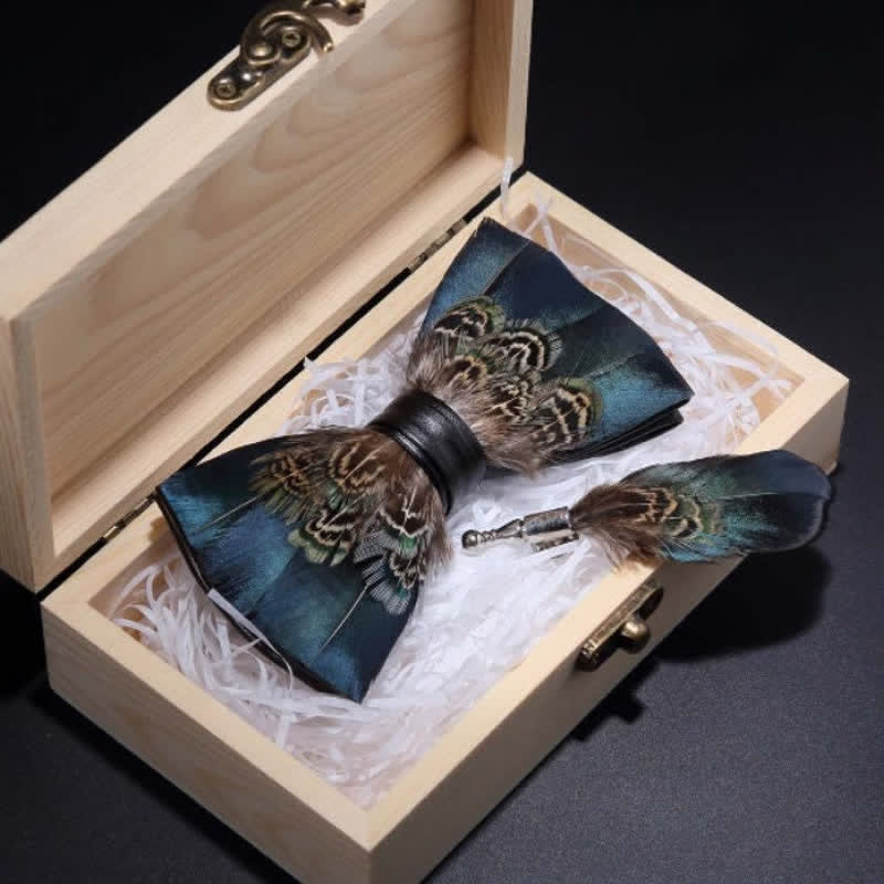 Papillon vintage con piume verde e marrone per bambini con spilla da bavero - image 3