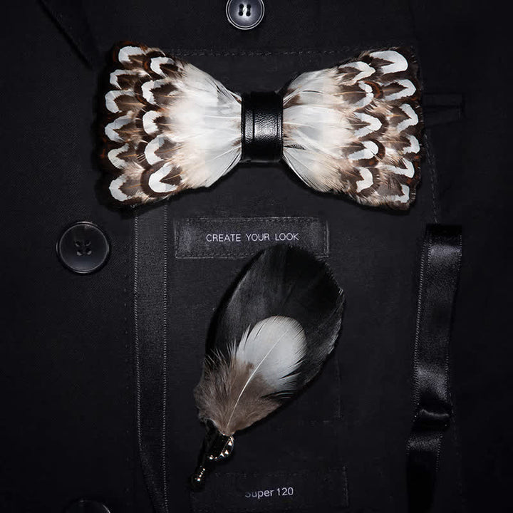 Papillon con piume Wilderness bianco e marrone con spilla da bavero - Bianco e marrone - image 0