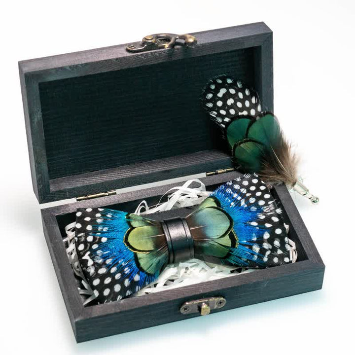 Papillon con piume a pois verdi e blu per bambini con spilla da bavero - image 7