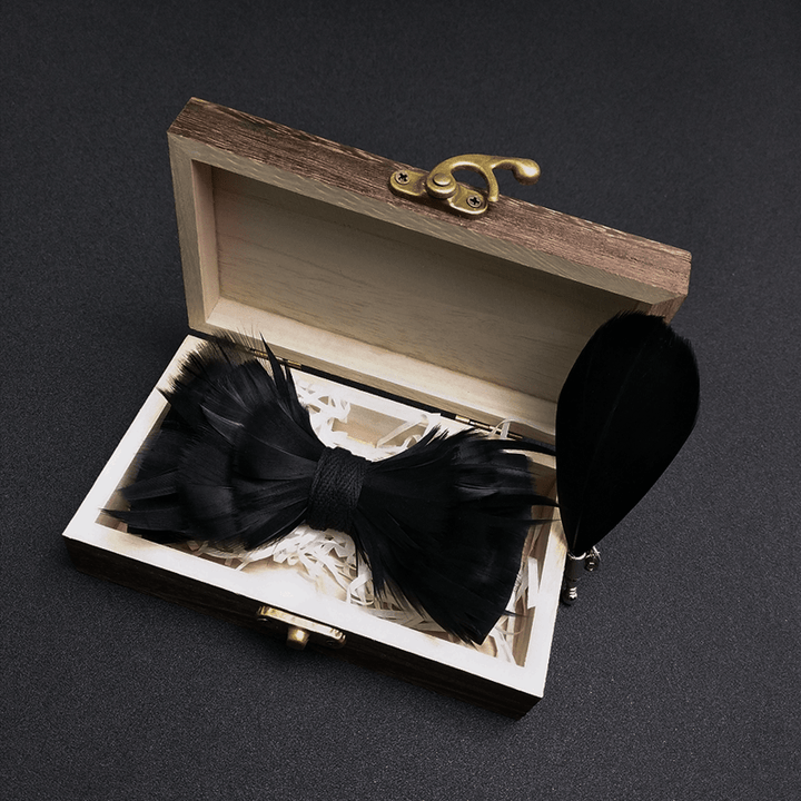 Papillon con piume nere per bambini con spilla da bavero - Adulto - image 1